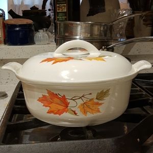 Vintage Descoware Maple Leaf Dutch Oven